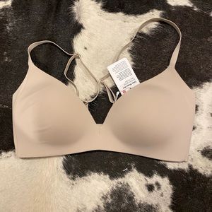 Lululemon Take Shape bra NWT